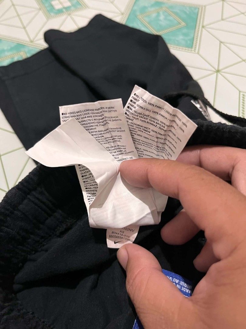 NIKE SHORT (Category: Shorts) located in Iloilo. Submitted by _lemornosnas02 (Listing ID 1466498495, Image 2). Description: Nike Sportswear Club Jersey Shorts xs on tags dimes 12x19 fit to 24-30 no issue loction iloilo plus ship via lbc.