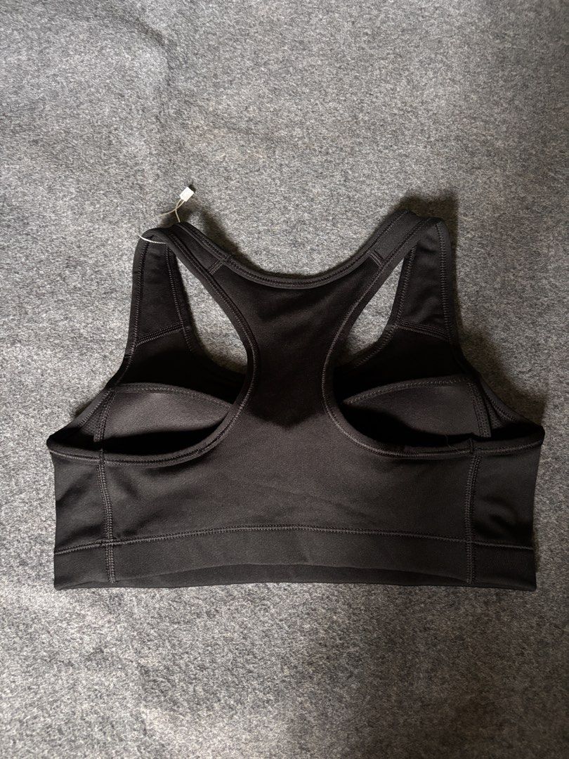 Nike Sportsbra (Category: Activewear) located in Cebu City. Submitted by suota_co_23 (Listing ID 1466541155, Image 2). Description: Nike sportsbra small mid logo padded Medium cut tag.