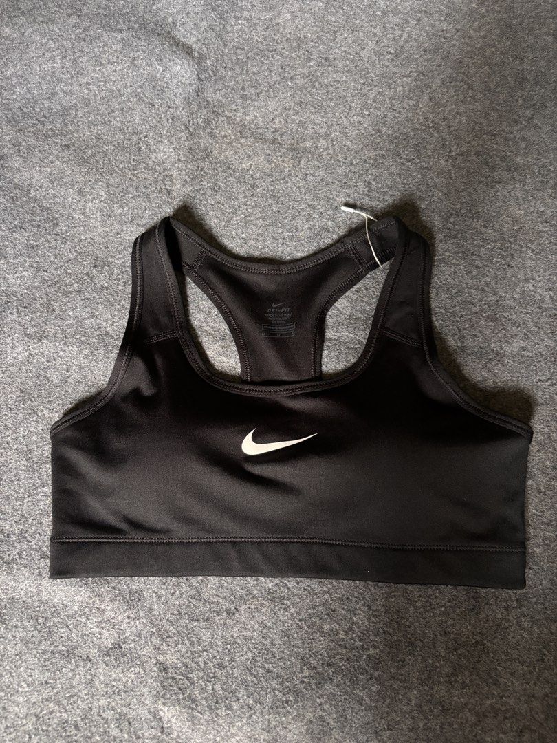 Nike Sportsbra (Category: Activewear) located in Cebu City. Submitted by suota_co_23 (Listing ID 1466541155, Image 1). Description: Nike sportsbra small mid logo padded Medium cut tag.