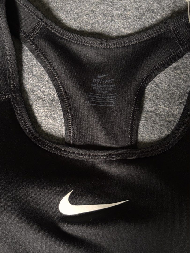 Nike Sportsbra (Category: Activewear) located in Cebu City. Submitted by suota_co_23 (Listing ID 1466541155, Image 3). Description: Nike sportsbra small mid logo padded Medium cut tag.