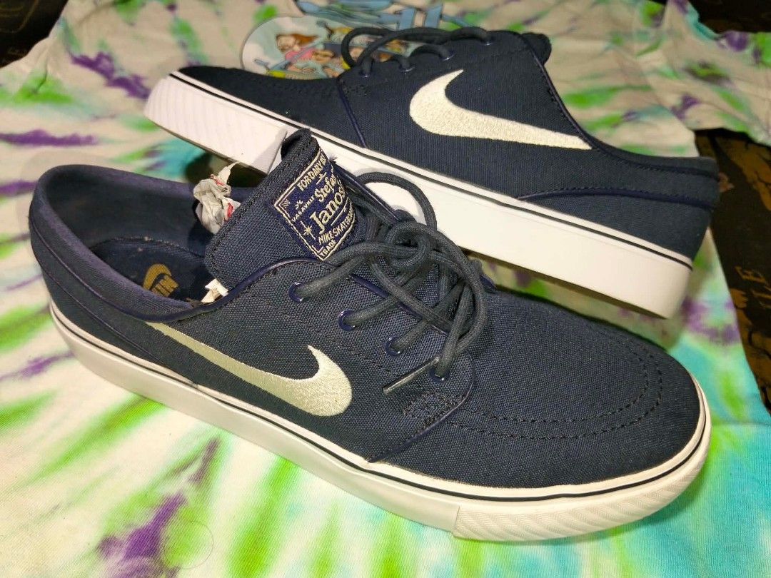 Nike stefan janoski (Category: Sneakers) located in Davao. Submitted by ljay.thriftedfinds (Listing ID 1466375477, Image 1). Description: like new size 8 no issue.