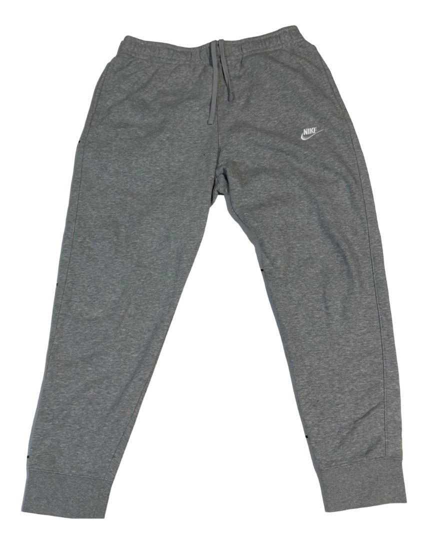 Nike Sweat Pants (Category: Sleep and Loungewear) located in Mandaluyong City. Submitted by jiadeclutters (Listing ID 1466483016, Image 1). Description: Nike Sweat Pants Dimensions Waist: 35-42 Length: 40.