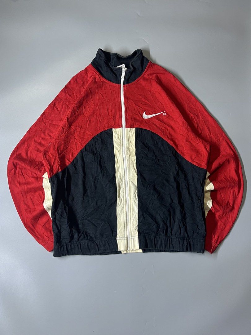 Nike Swoosh Tm (Category: Coats, Jackets and Outerwear) located in Manila. Submitted by villadolid77084 (Listing ID 1466390861, Image 2). Description: Nike swoosh Tm Size 2xl best fit xl Dimes 24x28 Color rate 9.5/10 No issue Excellent condition Price 800+sf📩 Location Laspiñas📍.