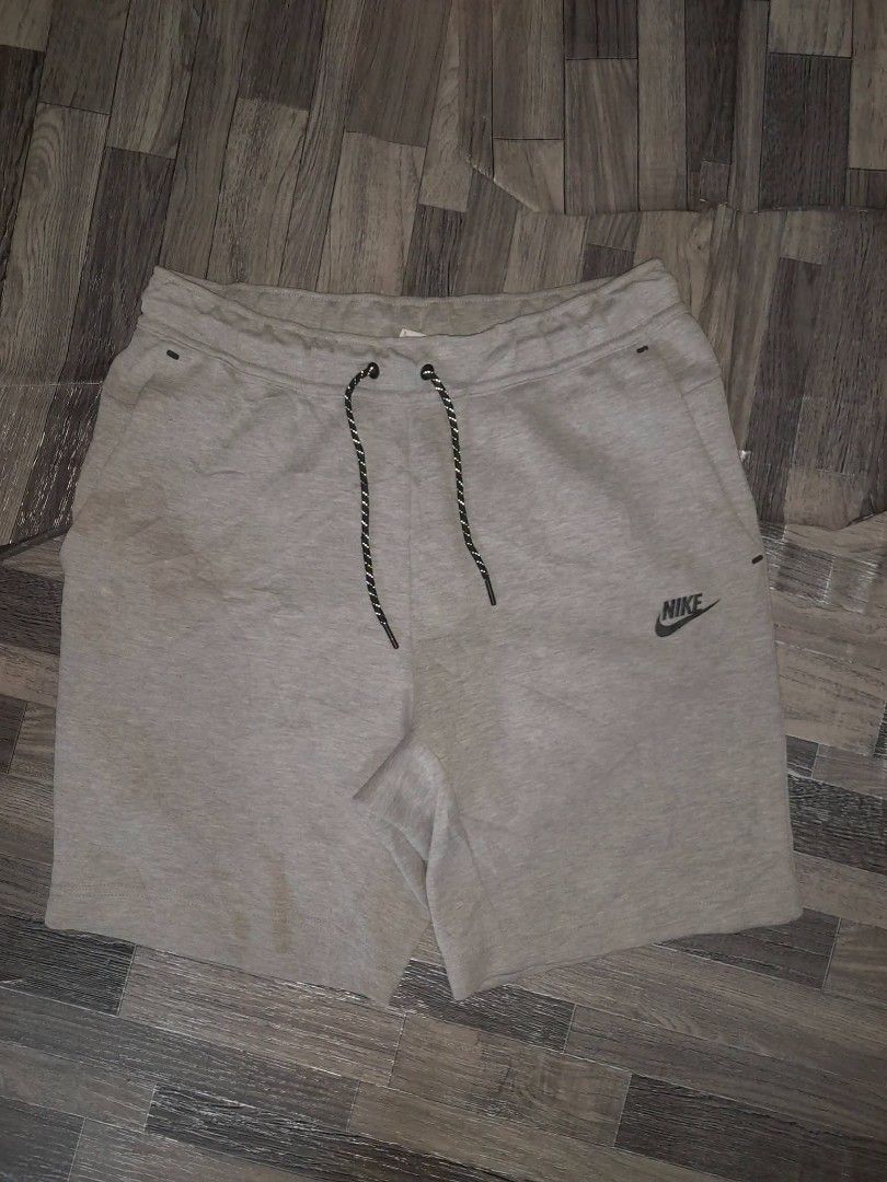 NIKE TECH FLEECE (Category: Shorts) located in Mandaue City. Submitted by indayftjesiediva (Listing ID 1466437685, Image 2). Description: NIKE TECH FLEECE MEN'S SHORT SMALL 30-34 GOOD AS NEW COLOR RATE 10/10 NO ISSUE MINE850 + SF ONLY 🔥 DM IF INTERESTED 📩.