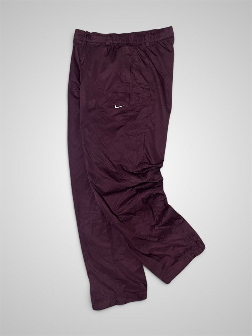 Nike track pants (Category: Joggers) located in Nagcarlan. Submitted by nashfrias (Listing ID 1466470487, Image 1). Description: Nike track pants Size • 30-34 Length • 40.