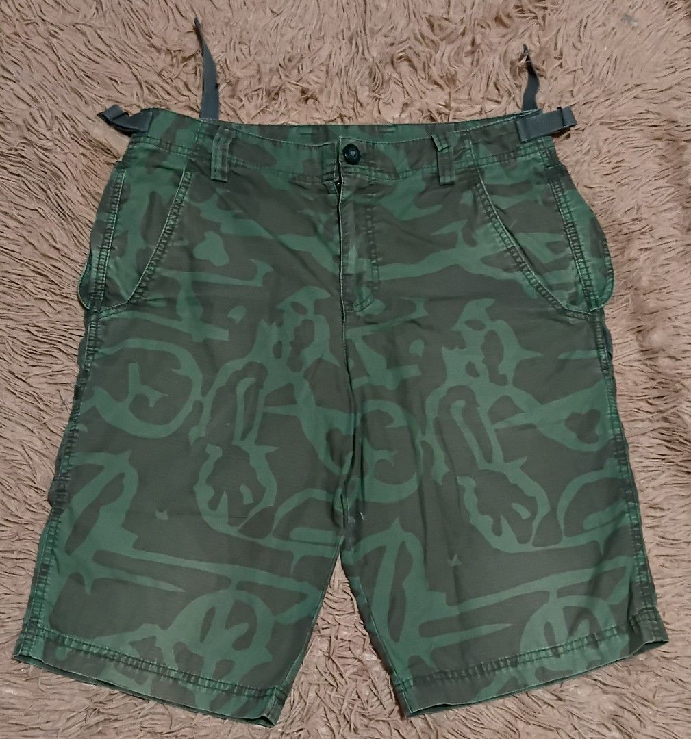 NIKE VINTAGE SHORT (Category: Shorts) located in Legazpi City. Submitted by nashaiza (Listing ID 1466419969, Image 2). Description: NIKE VINTAGE Waist 32 Length 21 YKK under Zipper 9.5/10 Colo Rate Excellent Condition No issue.