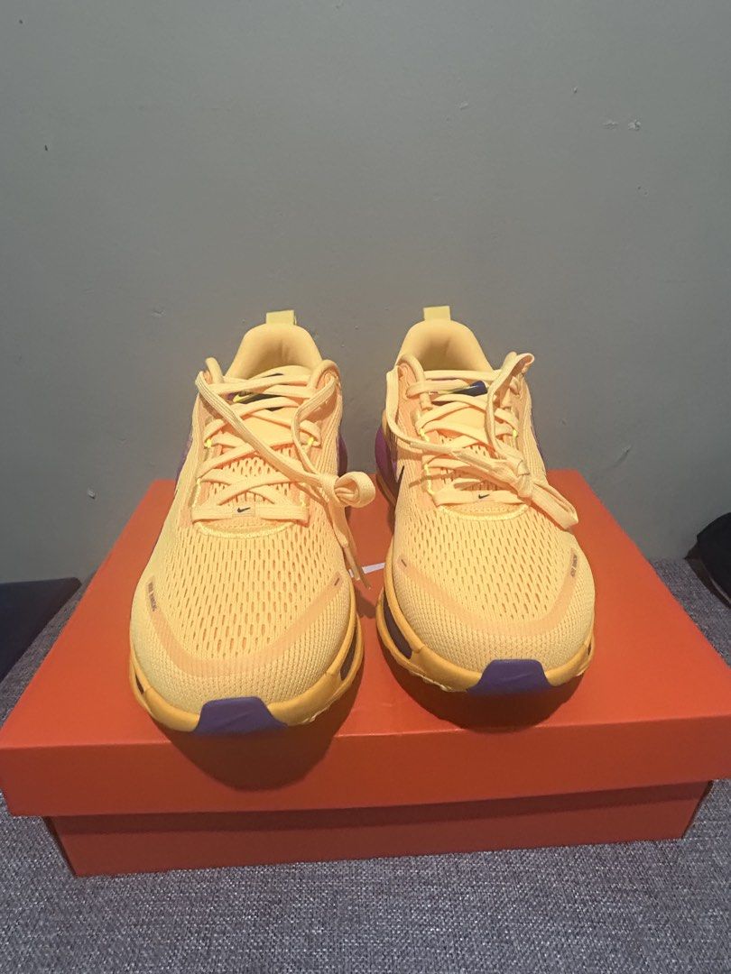 Nike Vomero 18 (Category: Sneakers) located in Pasig City. Submitted by ckmerchant2026 (Listing ID 1466422913, Image 1). Description: Brand New Nike Vomero 18 8.5 m/ 10 wm Bought last month, never worn rfs: need funds 3 pairs of socks included.