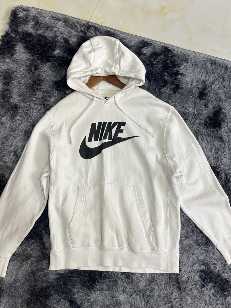 Nike white hoodie (Category: Coats, Jackets and Outerwear) located in Manila. Submitted by cjcuevas_05 (Listing ID 1466558031, Image 1). Description: 📌Tanza Cavite Dimes: 24x27 Good condition GCASH ONLY, can ship thru JnT/orange check out for sf .