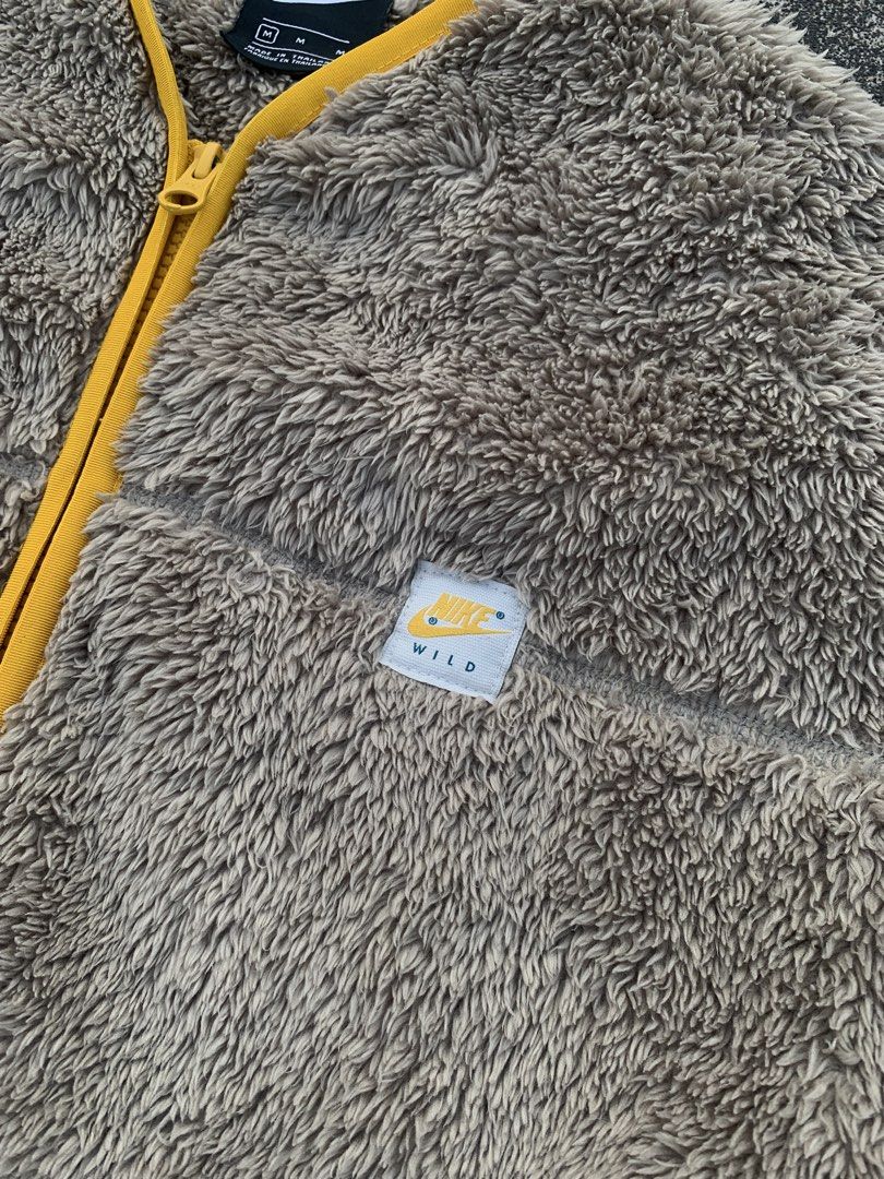 Nike Wild Sherpa (Category: Coats, Jackets and Outerwear) located in Daraga. Submitted by kr1shhh (Listing ID 1466518794, Image 3). Description: .