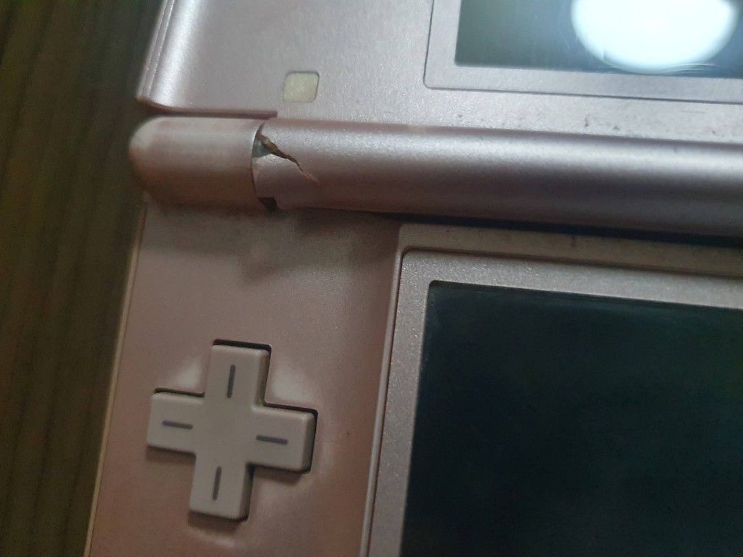 Nintendo DS Lite Pink Handheld Console (Category: Nintendo) located in Quezon City. Submitted by collectionneursonline88 (Listing ID 1466489615, Image 2). Description: ⚠️ PLEASE READ 🚫 Defective unit 🚫 known issues - no power - broken hinge - LCD problem 🚫 other hidden issues may arise selling this as is for parts / restoration 🔄 Meetups Balintawak Camachile 7/11 Quezon City 🛵 Shipping : - Lalamove ( except Provincial) - Flash Express - Gogo