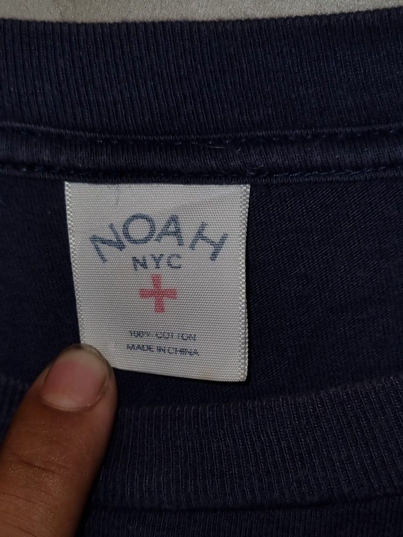 Noah (Category: Activewear) located in Manila. Submitted by solotrifting (Listing ID 1466353382, Image 3). Description: noah size medium dimention : 19x27 color rate 9/10 good condition.