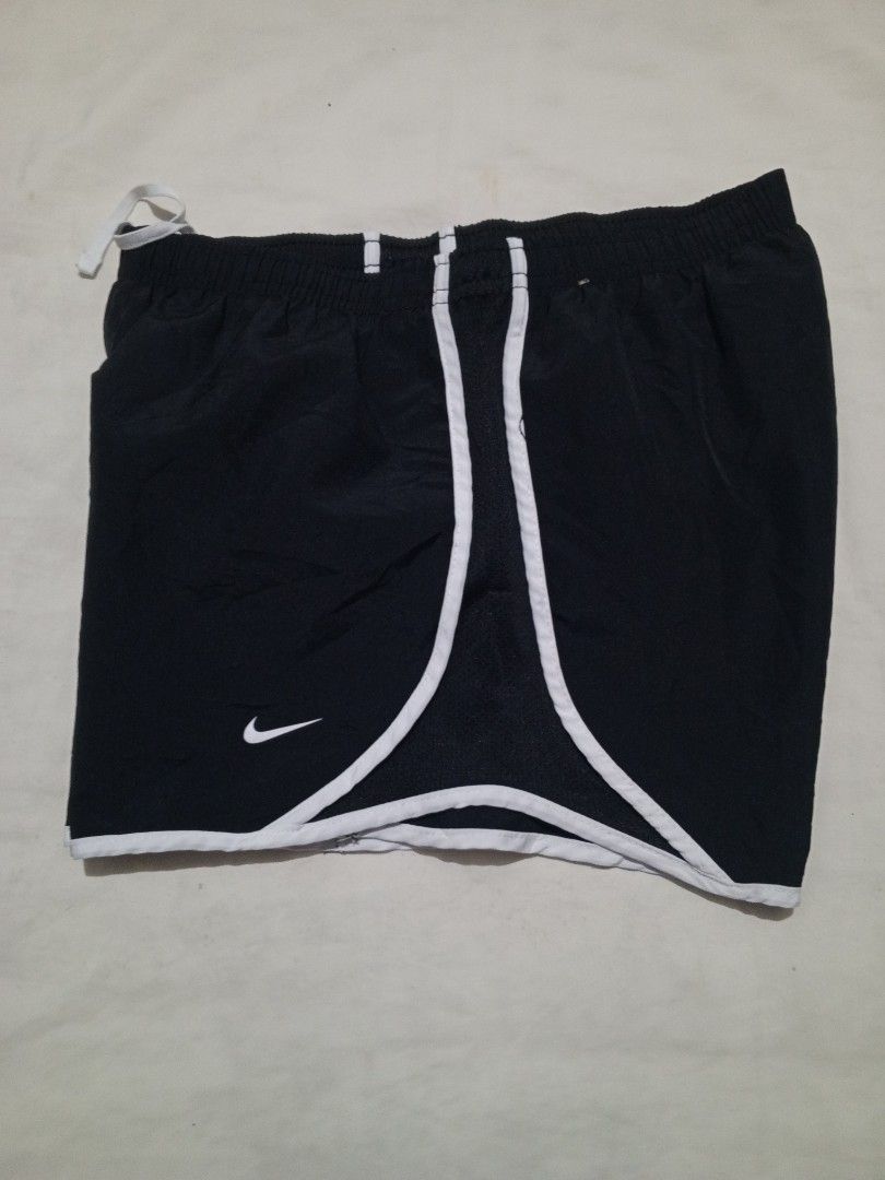 None tempo mid rise running shorts (Category: Activewear) located in Santa Maria. Submitted by paulo-garcia21 (Listing ID 1466470537, Image 3). Description: large on tag waist 24 to 30 length 10.5 hem 11 no flaws excellent condition.