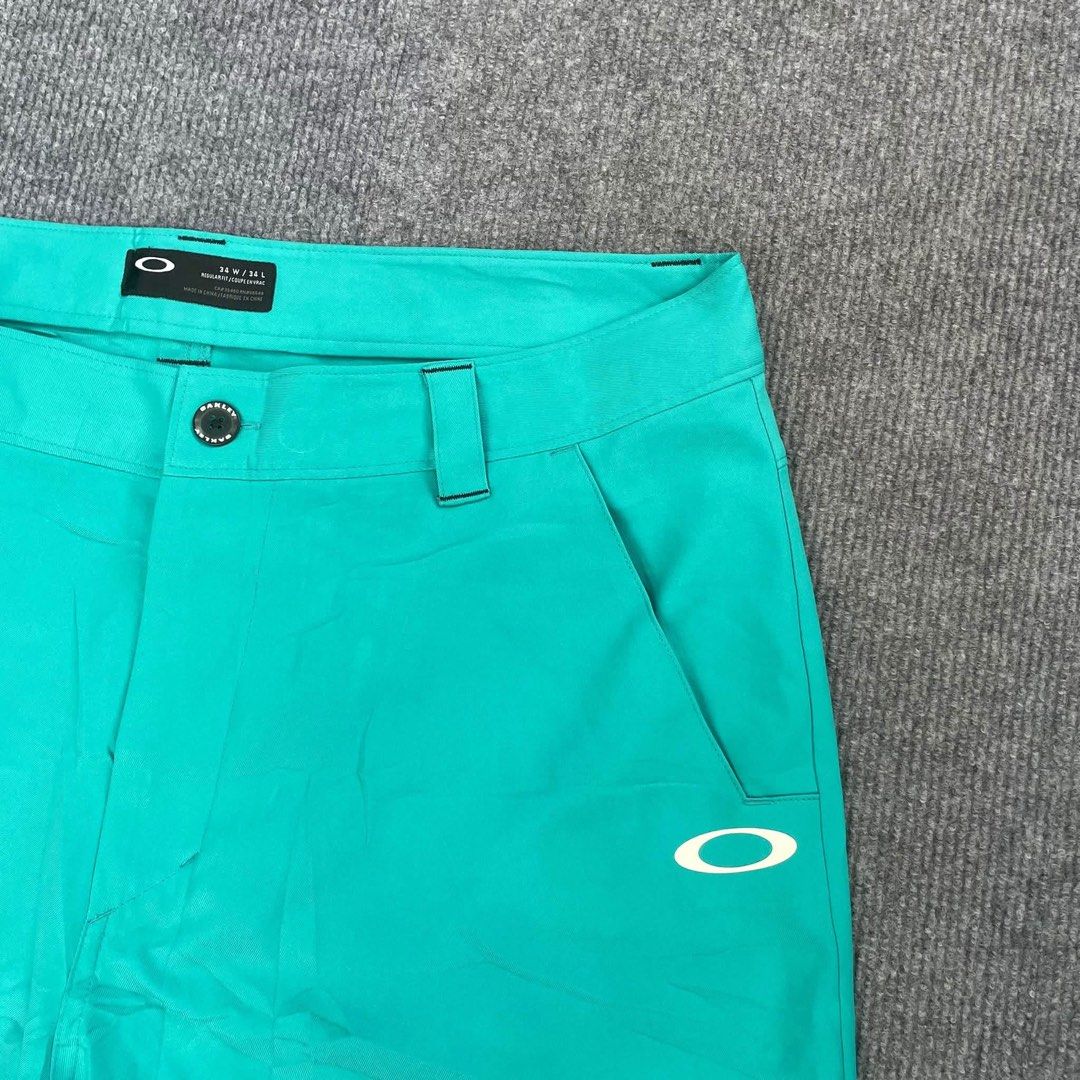 Oakley golf performance trouser pants. (Category: Luxury Apparel) located in Iloilo. Submitted by 3ift2heav3n (Listing ID 1466453818, Image 3). Description: Oakley golf performance trouser pants. Authentic/original Good as new condition No flaw's Waistline 34 Lenght 41 Opening leg 8.7.