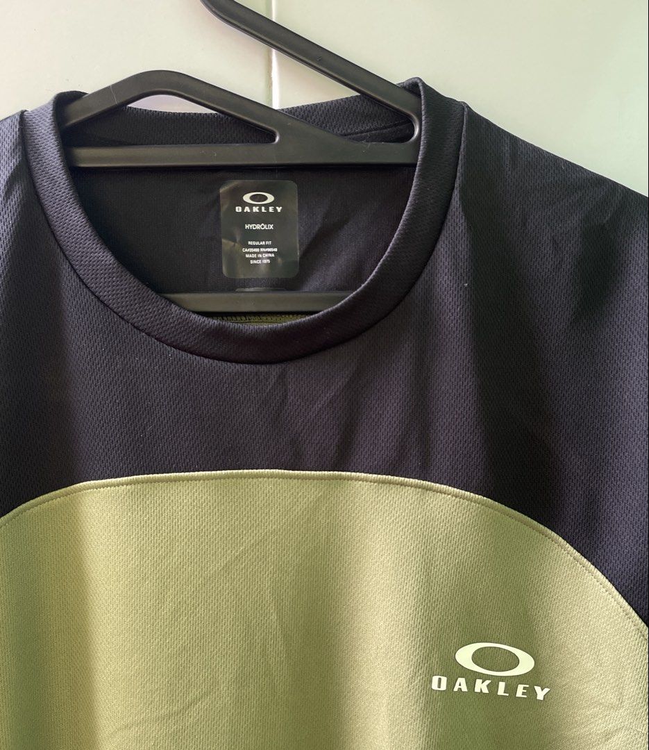 Oakley Hydroflux Mesh T (Category: Activewear) located in Liloy. Submitted by juan2thrift (Listing ID 1466383067, Image 3). Description: Oakley 10/10 24x30 Excellent As new Condition .