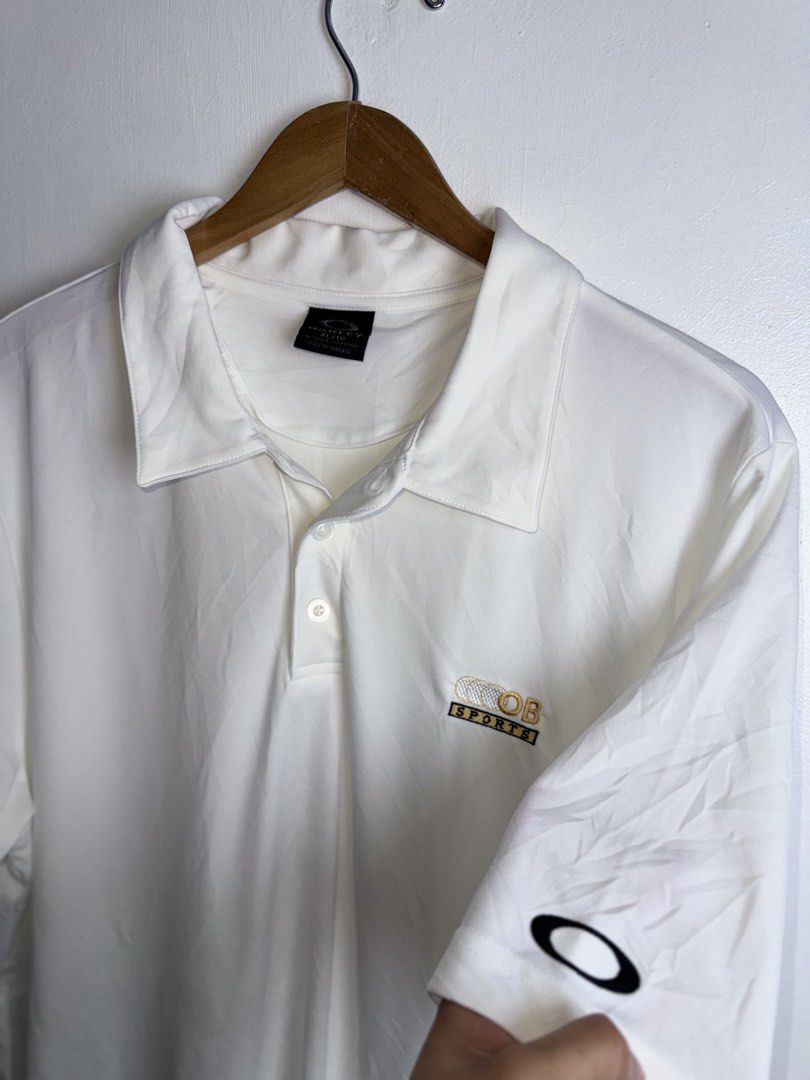 Oakley white drifit polo shirt (Category: Tshirts & Polo Shirts ) located in Daraga. Submitted by casualthread (Listing ID 1466453895, Image 2). Description: Authentic 23x31 xl No issue Ready to wear .