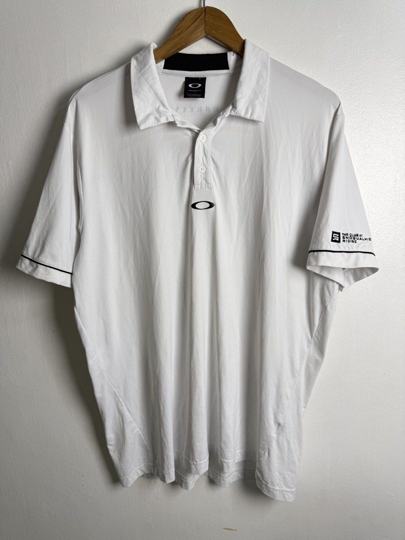 Oakley white polo shirt (Category: Tshirts & Polo Shirts ) located in Daraga. Submitted by casualthread (Listing ID 1466453231, Image 1). Description: Authentic No issue 22-23x29.5 Large to xl Strechable Solid nito.