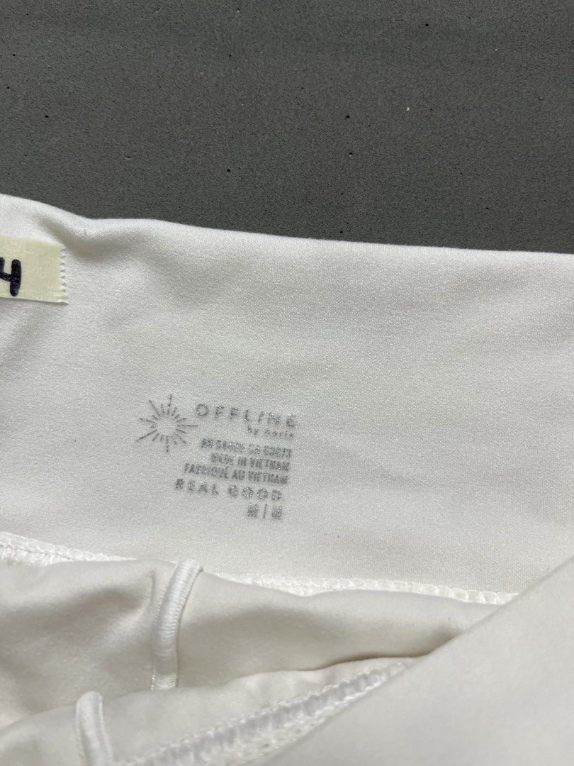 OFFLINE TENNIS SKORT (Category: Activewear) located in Quezon City. Submitted by kentstuff (Listing ID 1466436510, Image 3). Description: OFFLINE TENNIS SKORT Size M On Tag Waist: 30-42 Length: 14 Condition: Excellent CR: 9/10 Issue: ❌ DISCLAIMER: This is a thrifted item. All brands, logos, and trademarks belong to their rightful owners. We’re here to rehome great pieces — no brand affiliation intended.