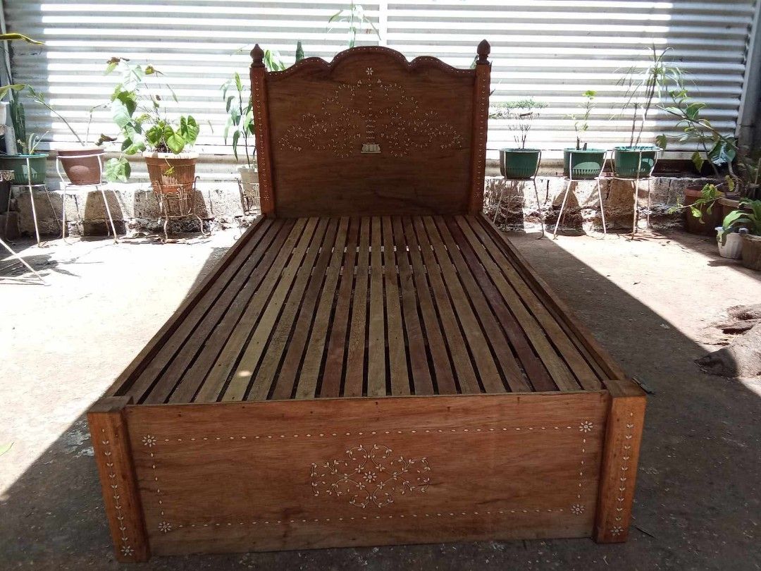 Old Bed (Category: Bed Frames & Mattresses) located in Rizal. Submitted by mommykiee (Listing ID 1466407052, Image 1). Description: Old bed Made of tanguile & ply With bone inlay Size: 40.5x71.5inch Stripped & varnished.
