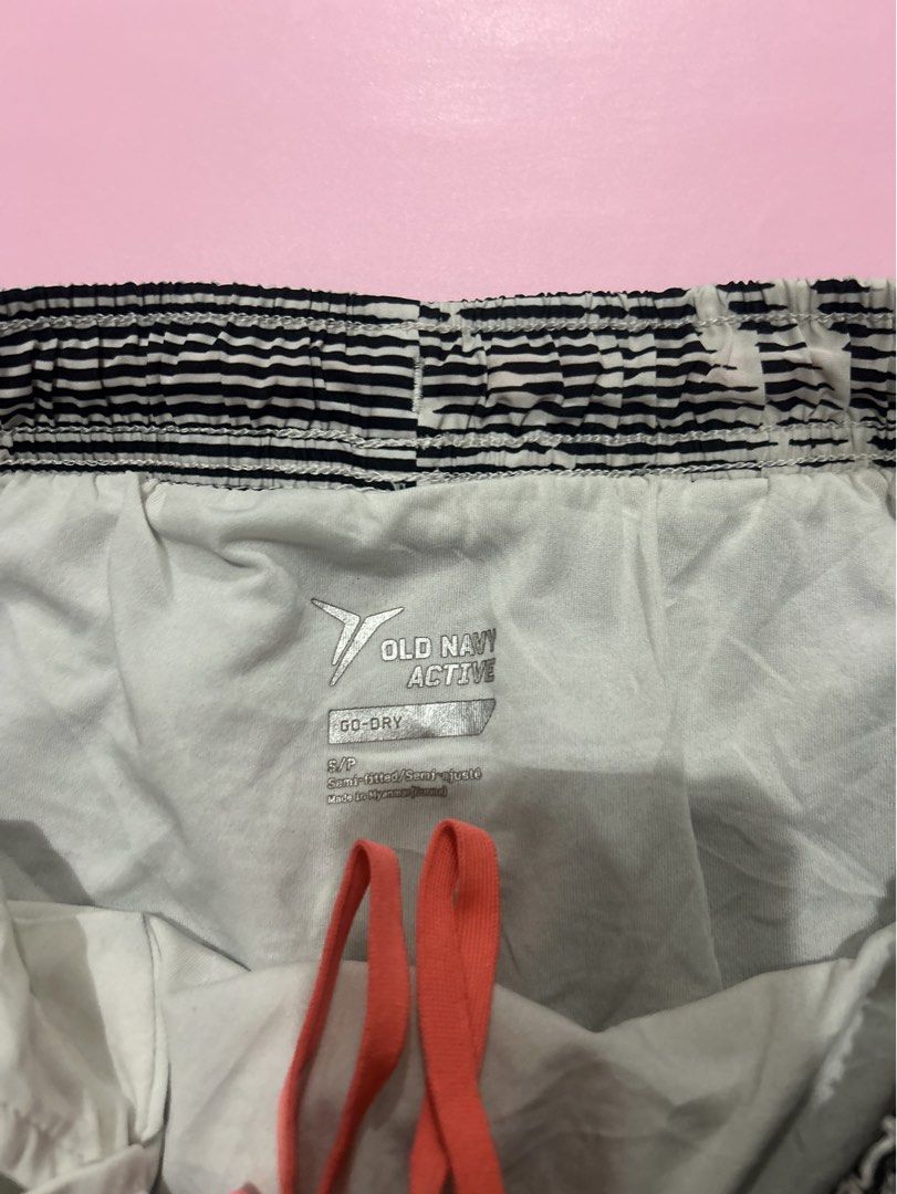 Old Navy Active Short (Category: Activewear) located in Manila. Submitted by chen_clybelles (Listing ID 1466469507, Image 2). Description: S on tag, fits to M.