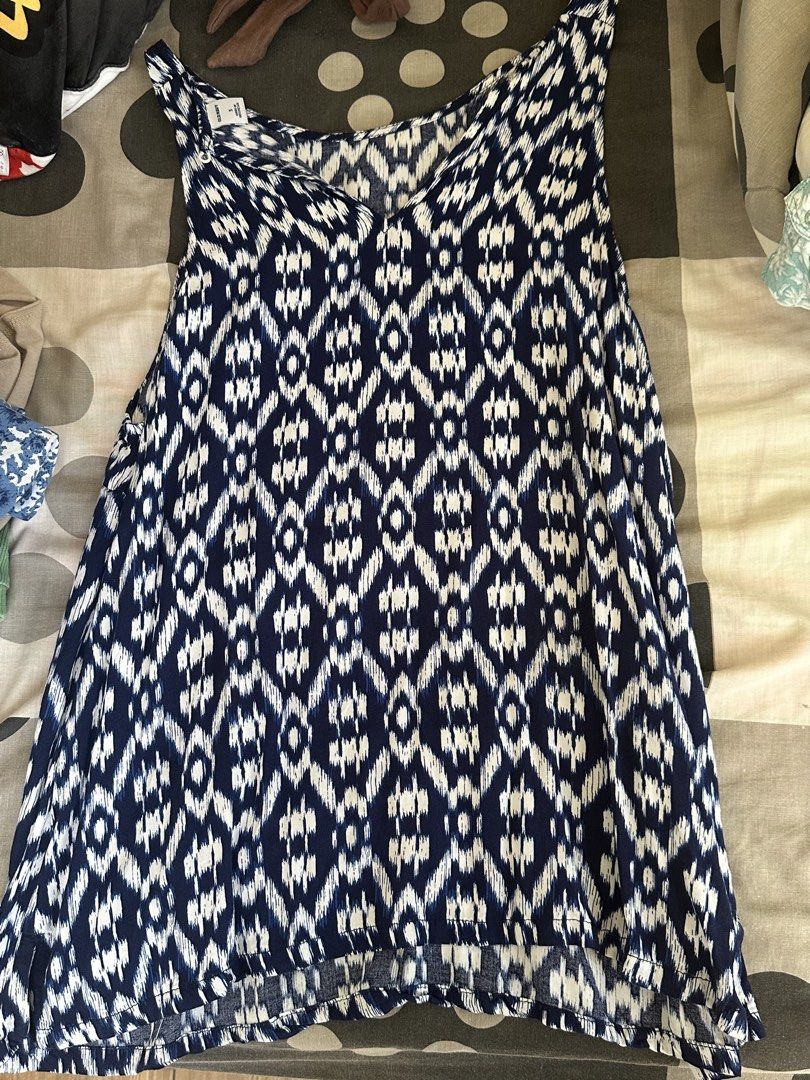 Branded and unbranded kids clothes (Category: Dresses) located in Manila. Submitted by silentfire.54ea36 (Listing ID 1466360924, Image 1). Description: Branded 50 Unbranded 25.