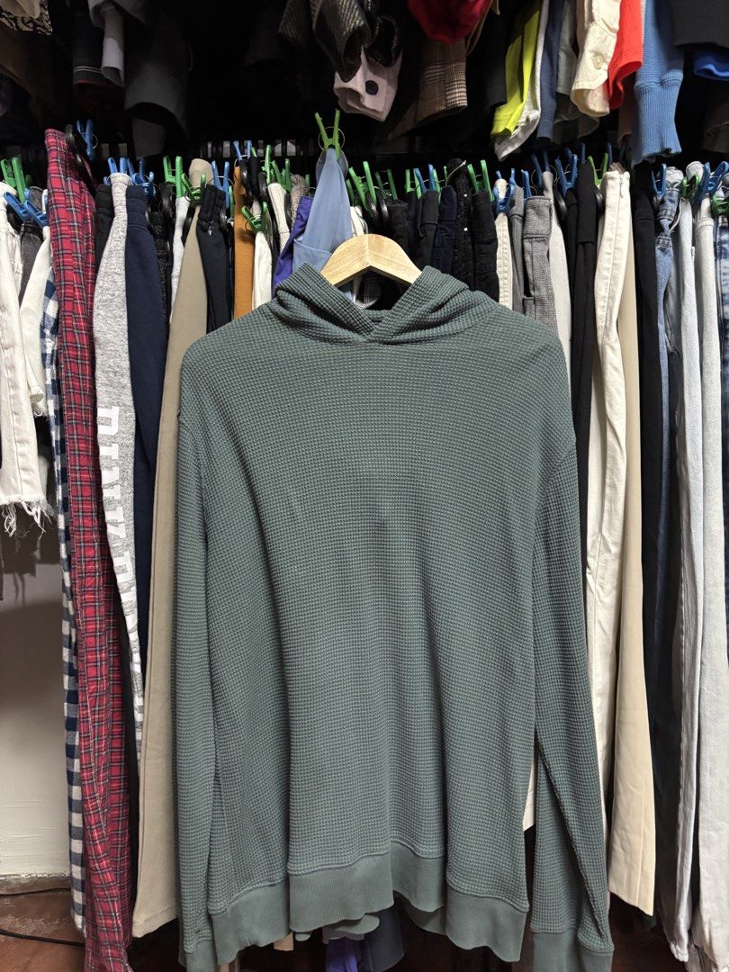 old navy hoodie jacket (Category: Coats, Jackets and Outerwear) located in Pila. Submitted by isabelasthriftclothes (Listing ID 1466482984, Image 1). Description: .