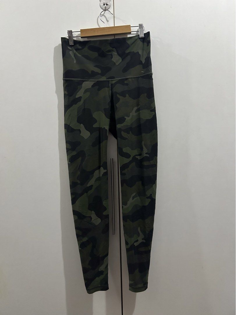 Old Navy Powersoft Leggings (Category: Activewear) located in Manila. Submitted by chen_clybelles (Listing ID 1466481781, Image 1). Description: .
