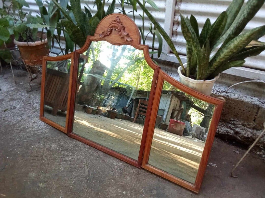 Old Tres Luna's Wall Mirror (Category: Mirrors) located in Rizal. Submitted by mommykiee (Listing ID 1466433214, Image 2). Description: Old tres Luna's wall mirror Made of narra wood except backing ply Size: L54.5 H22-36inch Stripped & varnished.