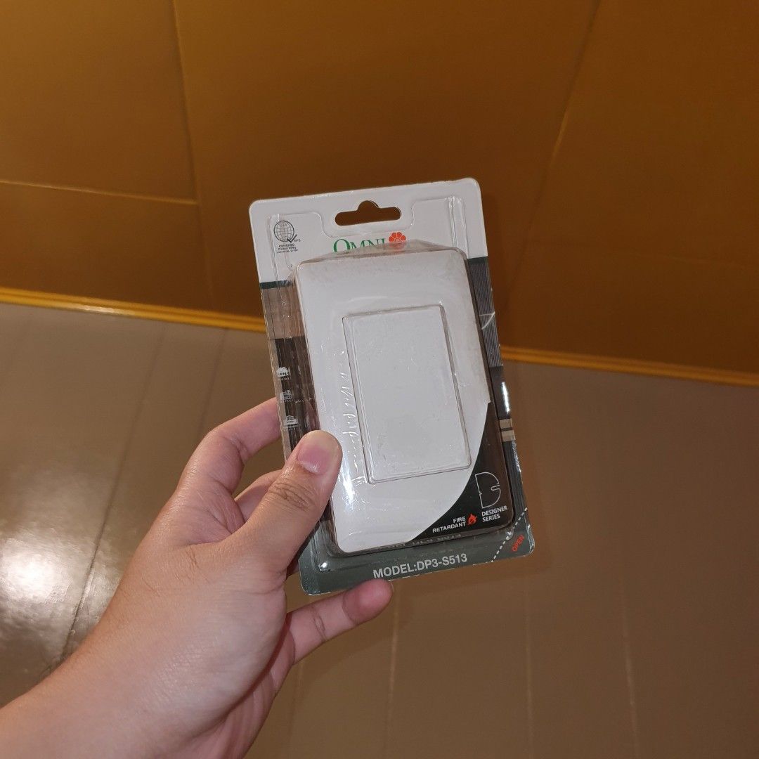 Omni light switch 1 switch (Category: Cleaning Tools & Supplies) located in Manila. Submitted by mr.fast (Listing ID 1466337342, Image 2). Description: .