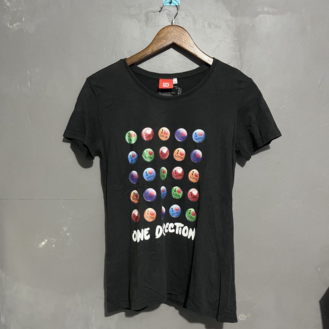 One Direction graphic shirt (Category: Shirts) located in Calauan. Submitted by randomthrift.womens (Listing ID 1466354221, Image 1). Description: .