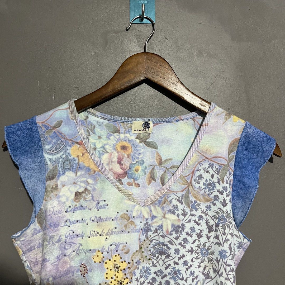 One World beaded paisley mirror print (Category: Shirts) located in Calauan. Submitted by randomthrift.womens (Listing ID 1466356163, Image 3). Description: .