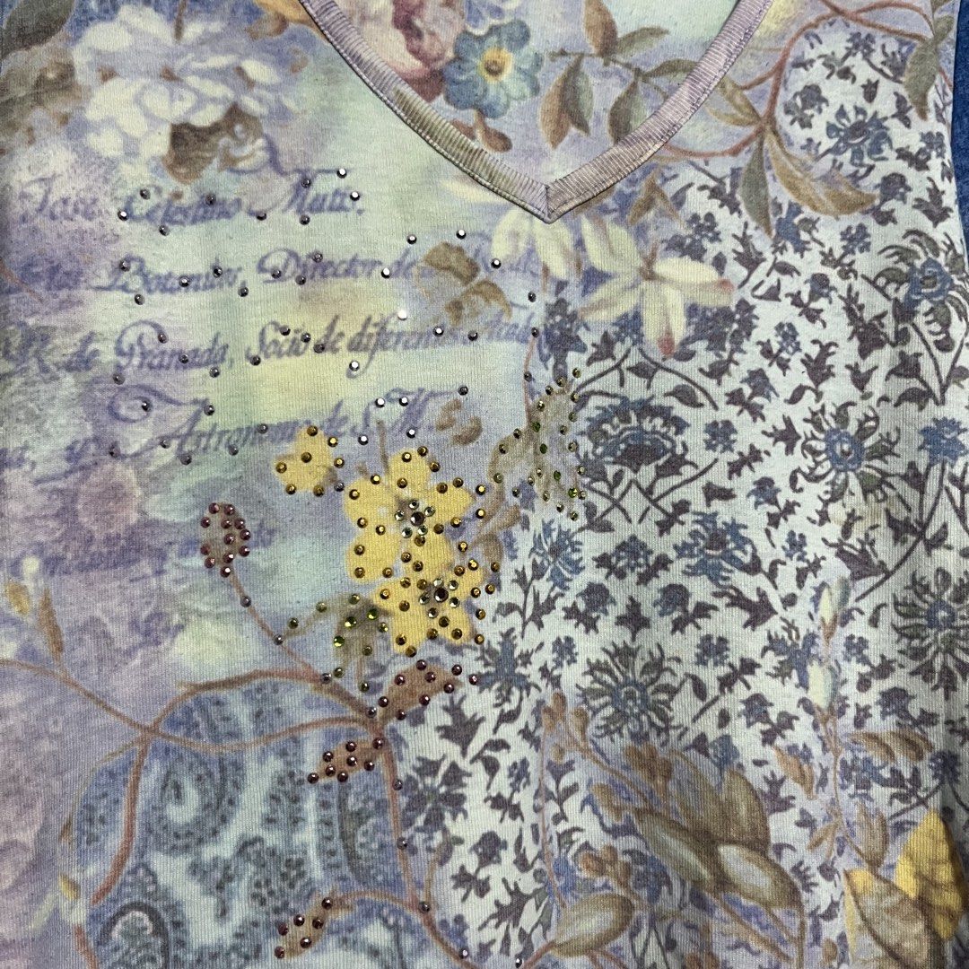 One World beaded paisley mirror print (Category: Shirts) located in Calauan. Submitted by randomthrift.womens (Listing ID 1466356163, Image 2). Description: .
