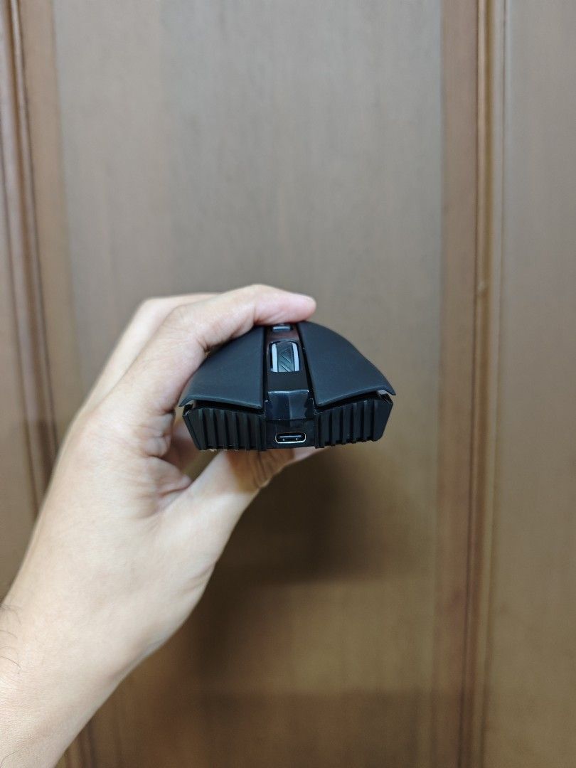 Onikuma CW905 wireless mouse (Category: Mouse & Mousepads) located in Quezon City. Submitted by unboxingtito (Listing ID 1466449826, Image 3). Description: Brand new and unused. .
