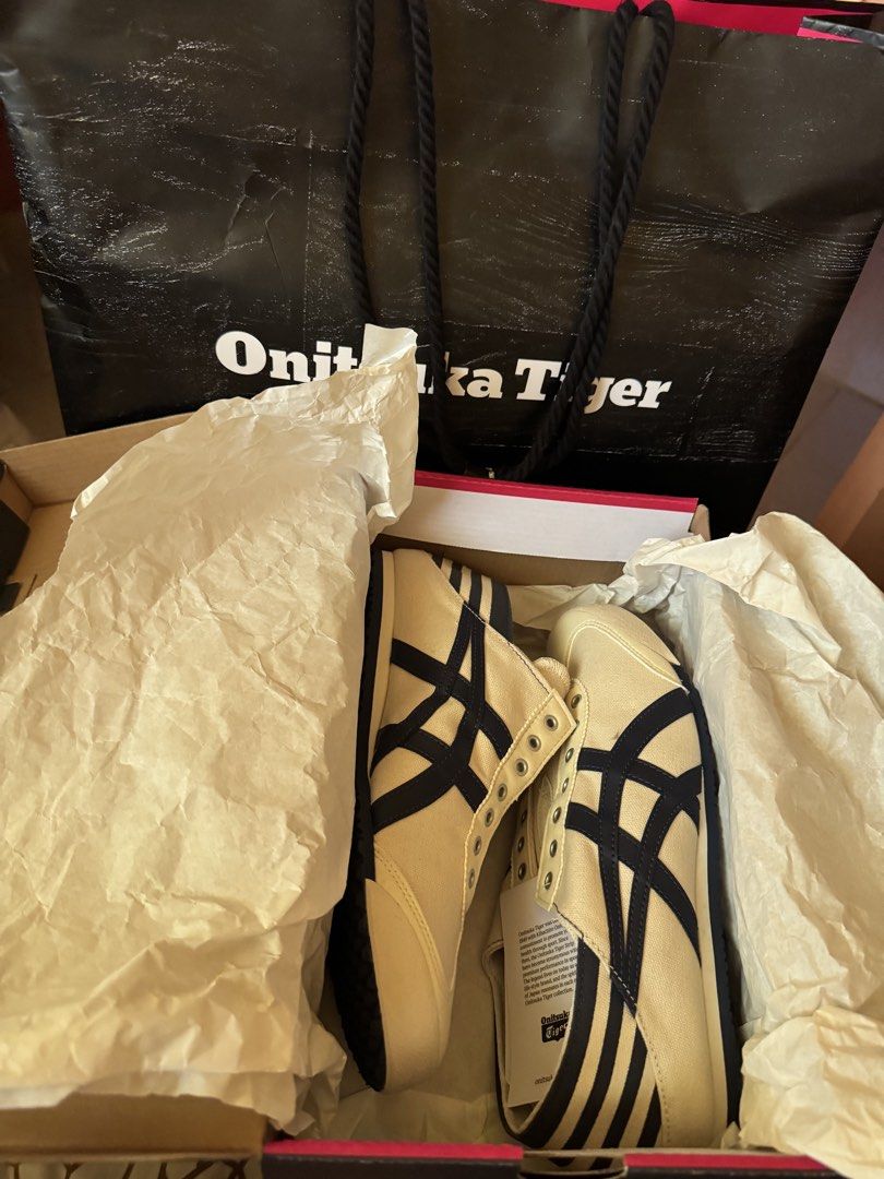 Onitsuka Tiger Mexico 66 Paraty (Category: Sneakers) located in Baguio. Submitted by thelittolwardrobe (Listing ID 1466337461, Image 1). Description: - Brand: Onitsuka Tiger - Model: Mexico 66 Paraty - Colorway: Natural / Navy - Size: US Unisex 8 / US Women's 9.5 - Condition: Unworn / Brand New - Inclusions: Original shoe box and paper stuffing included -RFS WRONG SIZE.