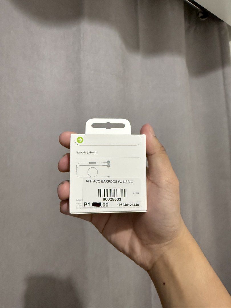 Original Apple EarPods USB-C (Category: Earphones) located in Mandaluyong City. Submitted by kier_ad (Listing ID 1466455449, Image 2). Description: Original USB C Earpods Bought from beyond the box No receipt Last price already. Will not respond to last price inquiries. Loc: Mandaluyong Can check authenticity using the serial number..