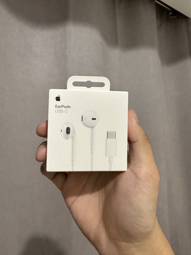 Original Apple EarPods USB-C (Category: Earphones) located in Mandaluyong City. Submitted by kier_ad (Listing ID 1466455449, Image 1). Description: Original USB C Earpods Bought from beyond the box No receipt Last price already. Will not respond to last price inquiries. Loc: Mandaluyong Can check authenticity using the serial number..