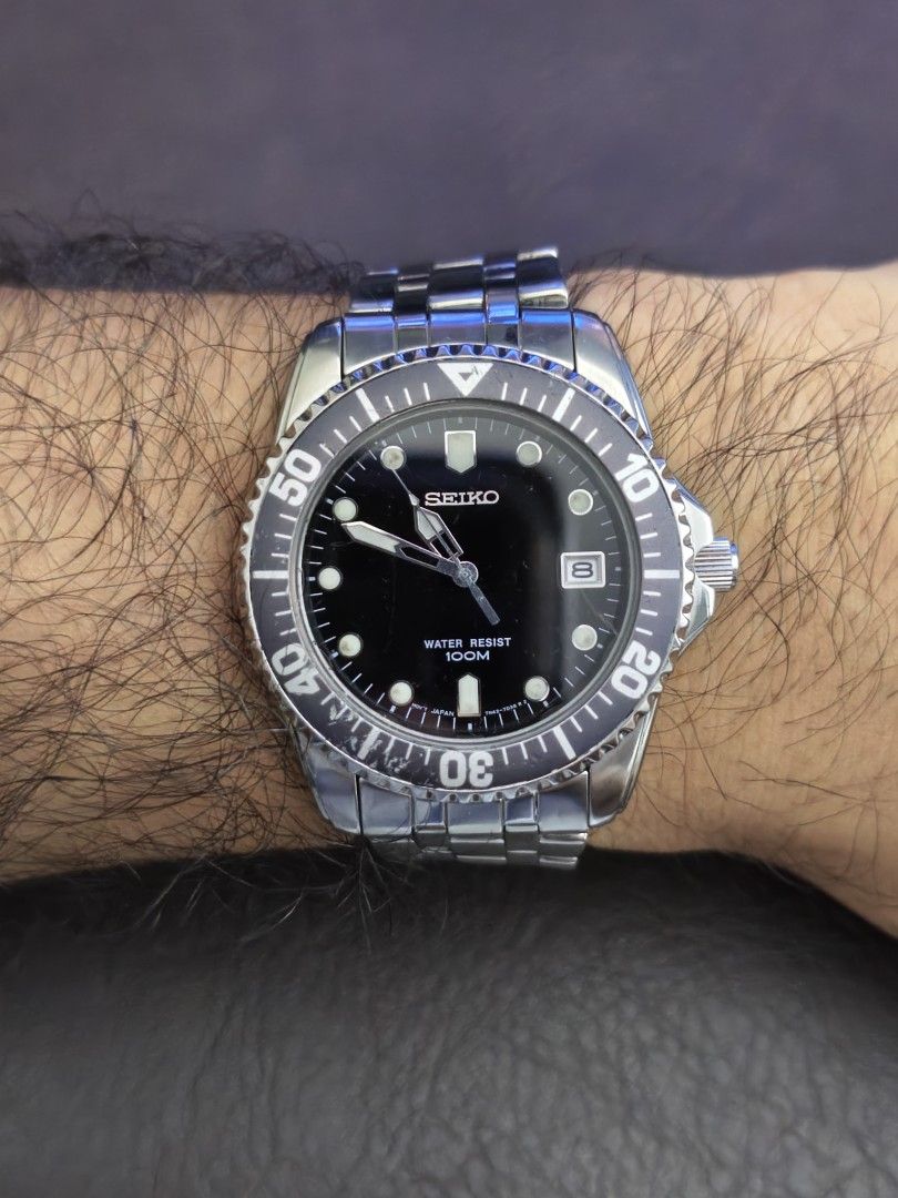 Original Seiko Divers 100m Black Dial Quartz Mens (Category: Men's Watches) located in Tarlac. Submitted by irishign0593824 (Listing ID 1466477839, Image 3). Description: watch only. size 6.6ich wrist max size. no extra links selling it as is..