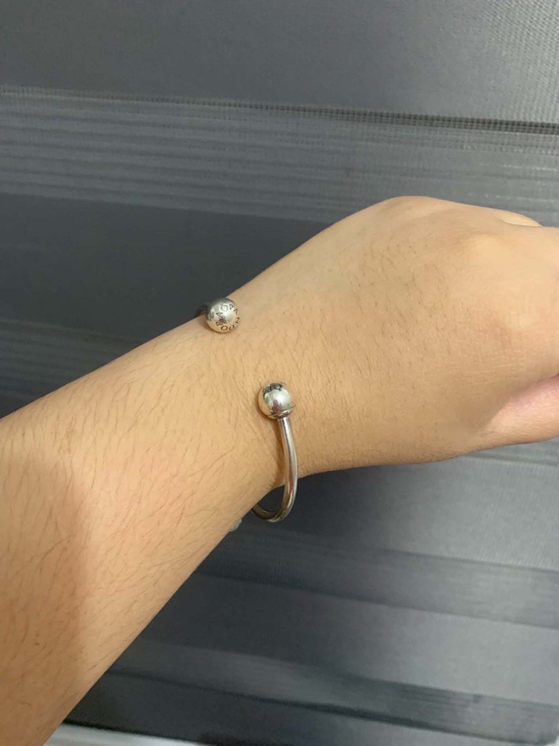 Pandora (Category: Bracelets) located in Bacolod City. Submitted by sebastianc97758 (Listing ID 1466347851, Image 3). Description: preloved auth size 18 (charm included).