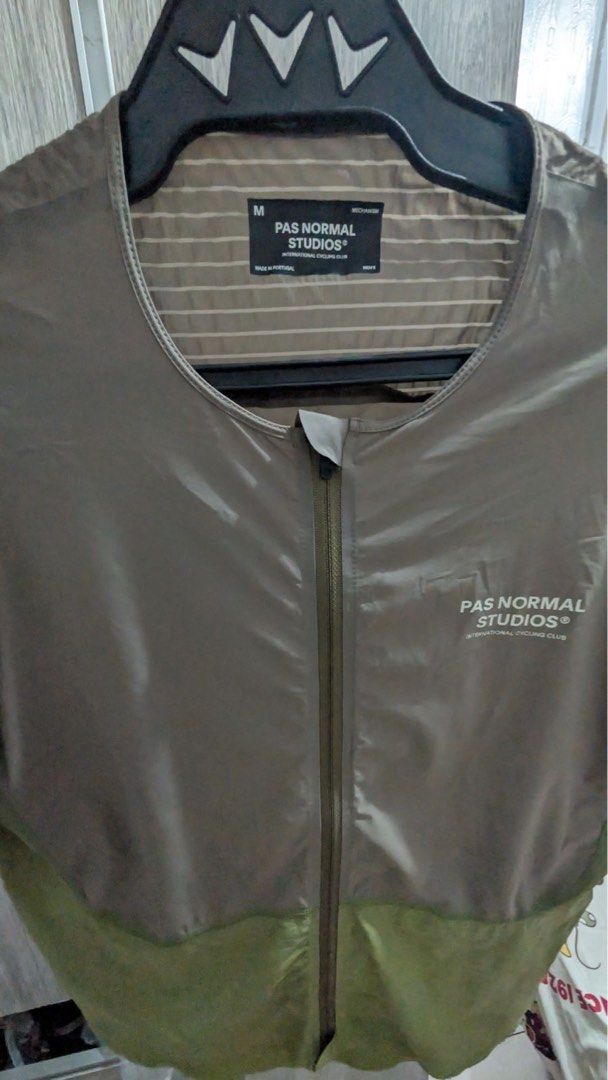 Pas Normal Studios Mechanism Cycling Jersey Size M (Category: Activewear) located in Manila. Submitted by prelovedstuffs2018 (Listing ID 1466457981, Image 3). Description: Bought this personally from La Course Vélo a few months ago. Selling because the Medium fit turned out a little too big and loose for my preferred fit. For reference, I’m 5’7” and around 68 kg. This was only used around 3–4 times, mostly for short coffee rides, so it’s still in