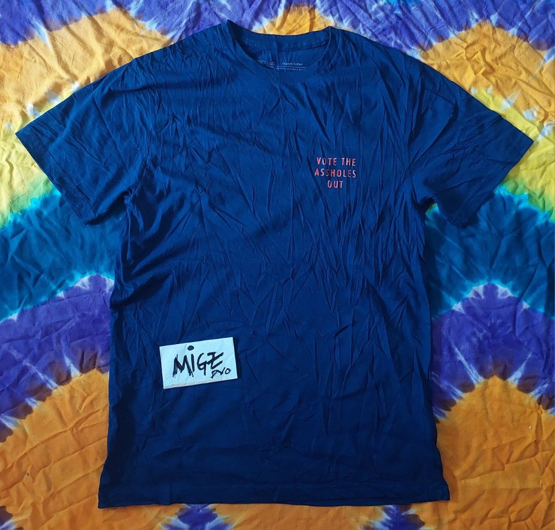 Patagonia Campaign Tee (Category: Tshirts & Polo Shirts ) located in Davao. Submitted by juanmigz.ph (Listing ID 1466352126, Image 1). Description: Patagonia Campaign "Vote the Assholes Out" Tee (Mens) Good as New ✅️ size: Small "18-18.5 W x 28 L" Php 700.00 PM for more Inquiry 😁....