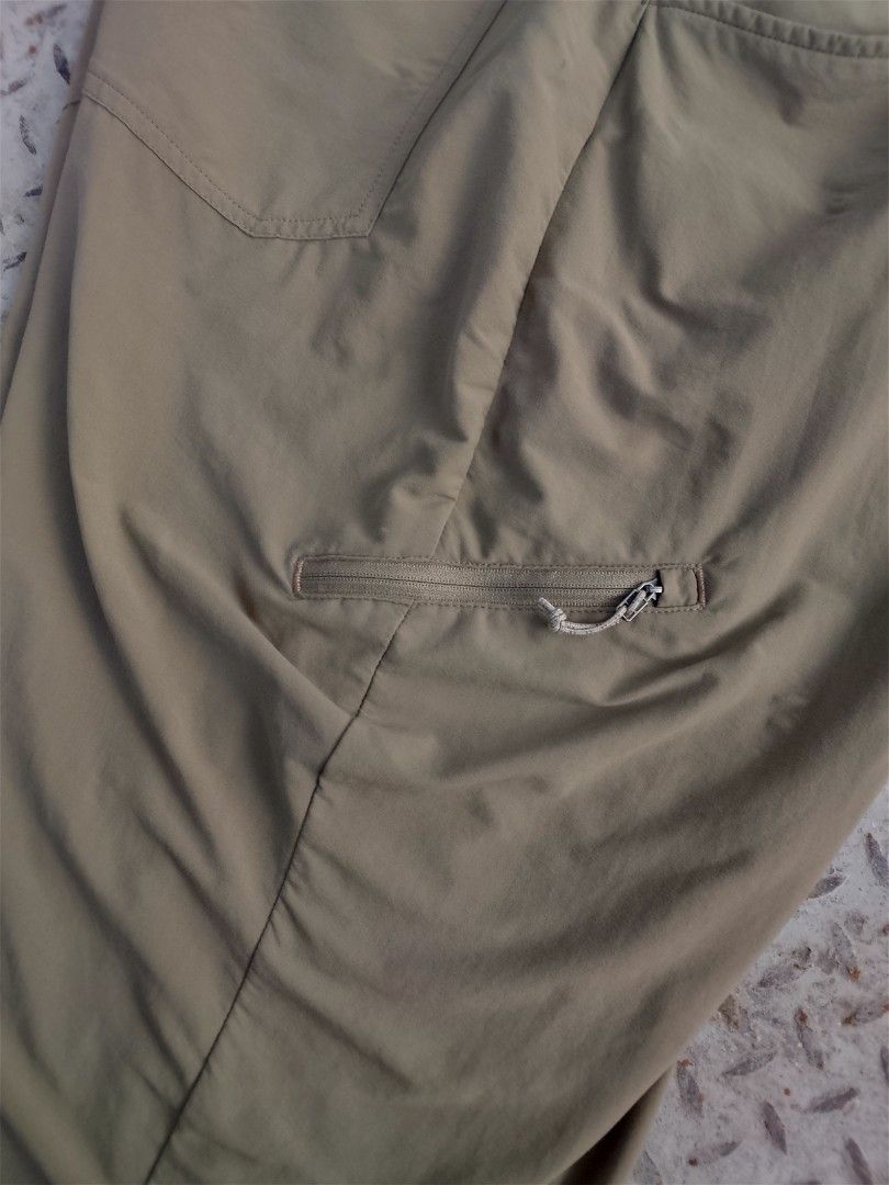 PATAGONIA OLIVE PERFORMANCE OUTDOOR PANTS (Category: Coats, Jackets and Outerwear) located in Manila. Submitted by saiintthrift (Listing ID 1466432533, Image 3). Description: Condition: As New Dimes: 45 x 21 ( Size 40 ) Color rate: 11/10 Issue: NO ISSUE ig: saiint.thrift fb: Saiint Thrift tiktok: saiint.thrift carousell: saiintthrift 980 + sf.
