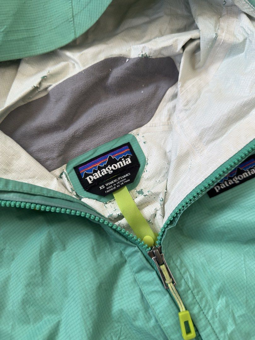 Patagonia Women’s Torrentshell Jacket. (Category: Coats, Jackets and Outerwear) located in Cavite. Submitted by brick.mnl (Listing ID 1466417615, Image 3). Description: Patagonia Women’s Torrentshell Jacket. Size XS on tag Dimes: 18.5x26 Good condition Issue: interior delamination see last pic.