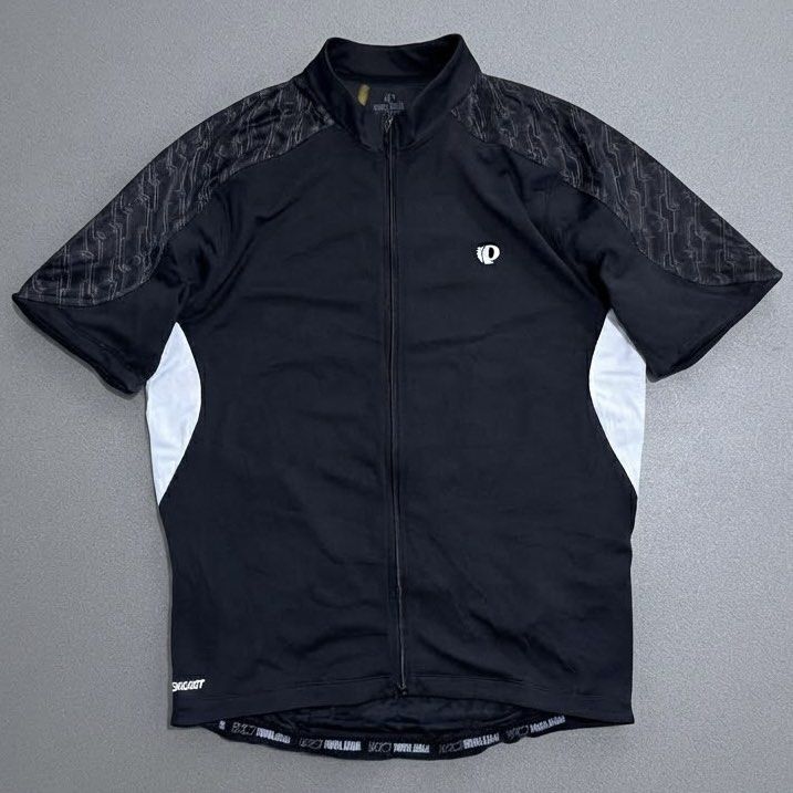 Pearl Izumi Cycling Jersey (Category: Bicycles) located in Davao. Submitted by ckkb1821 (Listing ID 1466363352, Image 1). Description: Pearl Izumi Cycling Jersey Medium (19.5 x 24/25"L) Excellent condition, need wash only ₱799 only +SF.