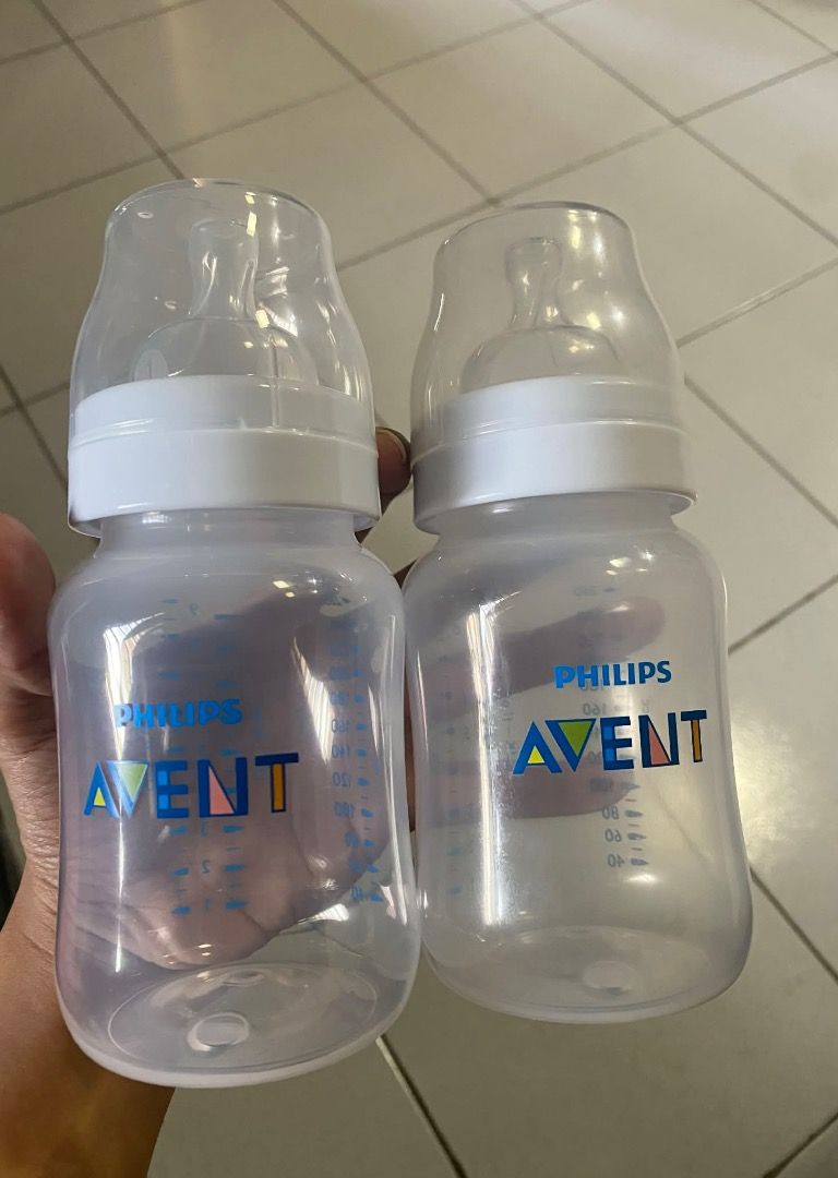 Philips Avent Baby Bottles (Category: Breastfeeding & Bottle Feeding) located in Caloocan City. Submitted by zaramndz (Listing ID 1466419341, Image 1). Description: - Authentic Philips Avent baby bottles (set of 2) - Wide neck design for easy cleaning and filling - Clear plastic body with easy-to-read blue measurement markings - Comes with white caps and clear nipples - Sturdy and durable, perfect for everyday use.