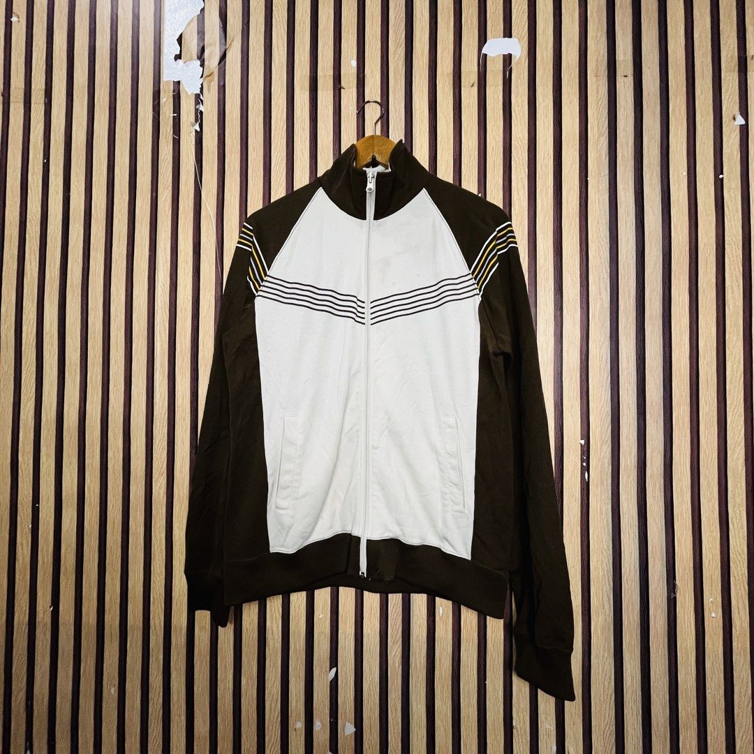 PINEAPPLE COLLECTION BROWN WHITE SMALL 23x25 (Category: Coats, Jackets and Outerwear) located in Dasmarinas. Submitted by yg_supplies (Listing ID 1466442439, Image 1). Description: PINEAPPLE COLLECTION BROWN WHITE SMALL 23x25.