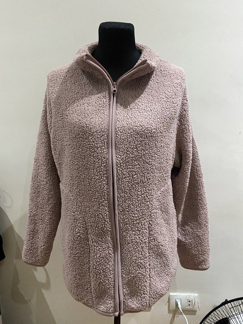 Pink fuzzy fleece zip-up jacket (Category: Coats, Jackets and Outerwear) located in Manila. Submitted by mpt99876 (Listing ID 1466515889, Image 1). Description: .