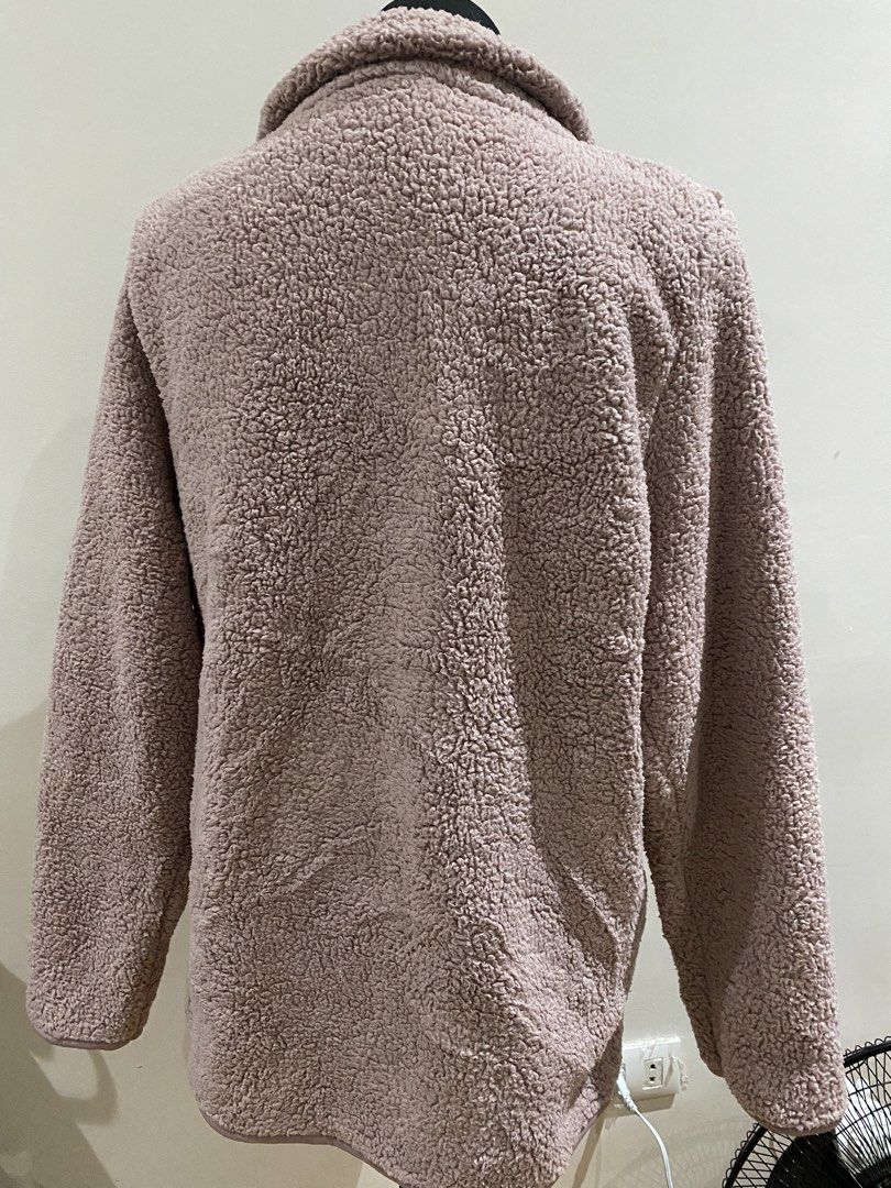 Pink fuzzy fleece zip-up jacket (Category: Coats, Jackets and Outerwear) located in Manila. Submitted by mpt99876 (Listing ID 1466515889, Image 3). Description: .
