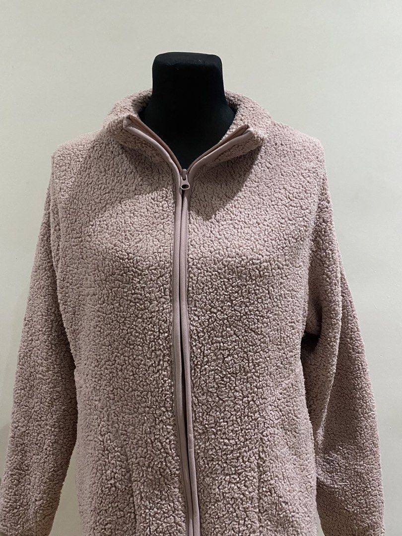 Pink fuzzy fleece zip-up jacket (Category: Coats, Jackets and Outerwear) located in Manila. Submitted by mpt99876 (Listing ID 1466515889, Image 2). Description: .