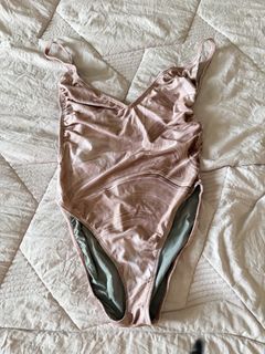 (Category: ) located in . Submitted by gvccloset (Listing ID 1466352789, Image 1). Description: .