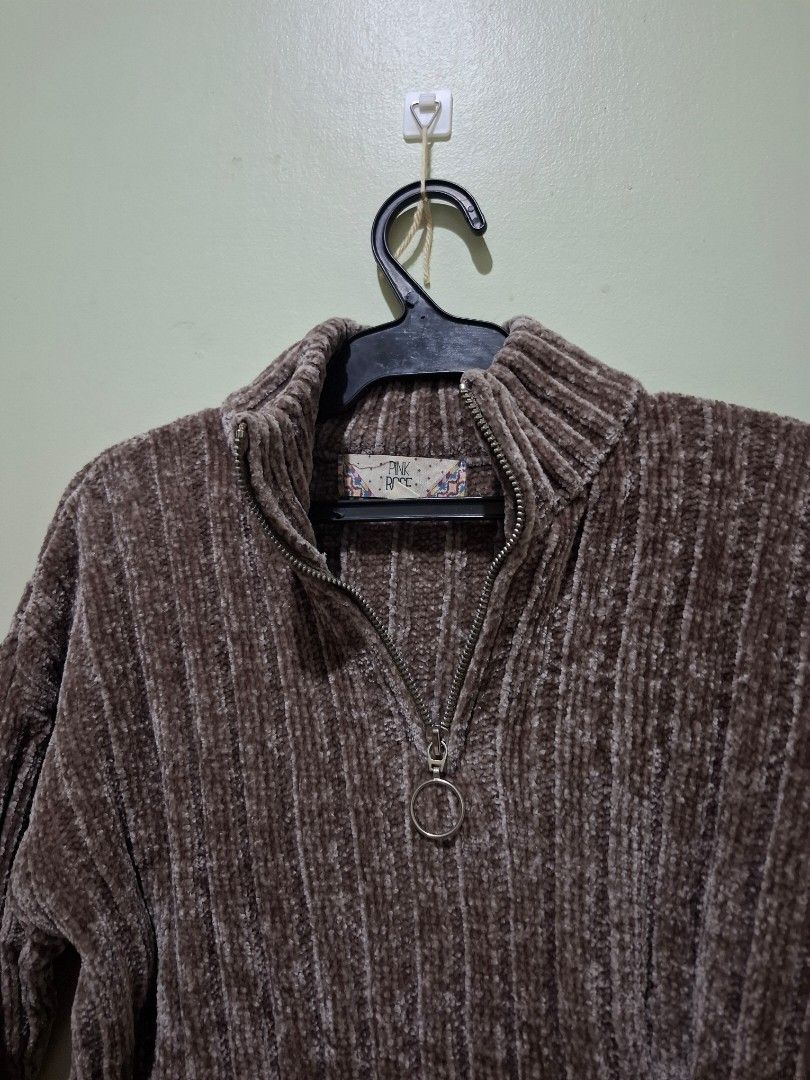 Pink Rose Brown Quarter Zip Mock Neck Cropped Pullover (Category: Coats, Jackets and Outerwear) located in Tuguegarao City. Submitted by potaetonim (Listing ID 1466468848, Image 2). Description: - Brand: Pink Rose - Size: XS - Color: Brown - Material: Soft ribbed - Style: Quarter-zip with round pull ring, mock neck, long sleeves - Condition: Great staple piece for cooler days .