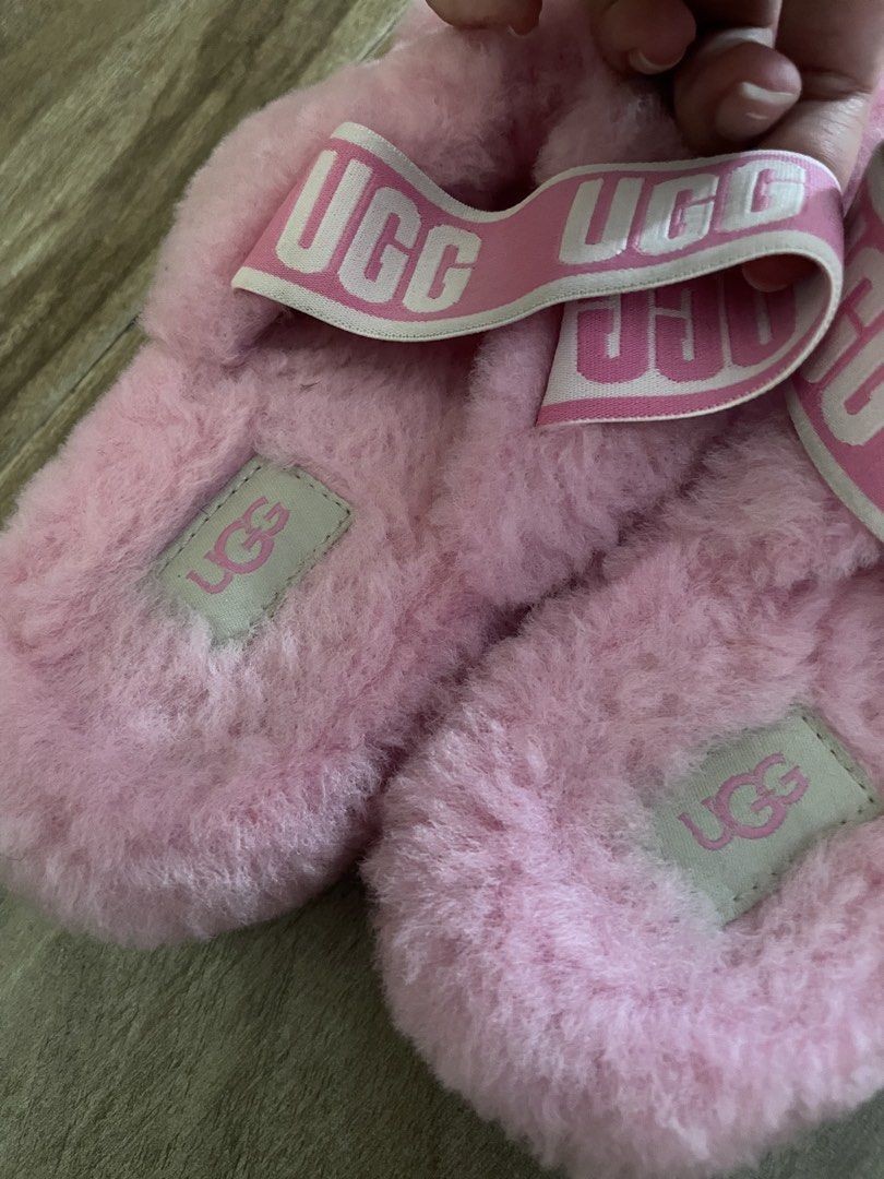 Pink Uggs Slippers (Category: Babies & Kids Fashion) located in Manila. Submitted by kylaaaaa_ (Listing ID 1466355624, Image 2). Description: .